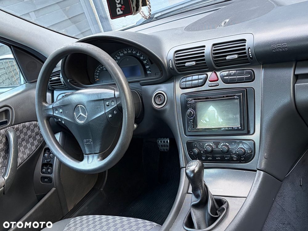Mercedes-Benz Klasa C 180 Kompressor Avantgarde - 22