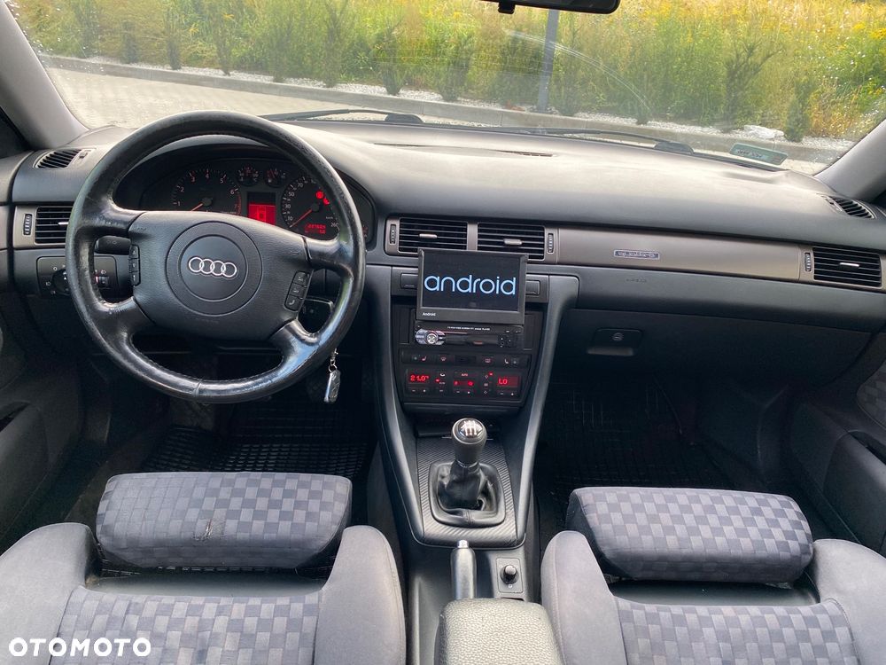 Audi A6 Limousine 2.4 - 5