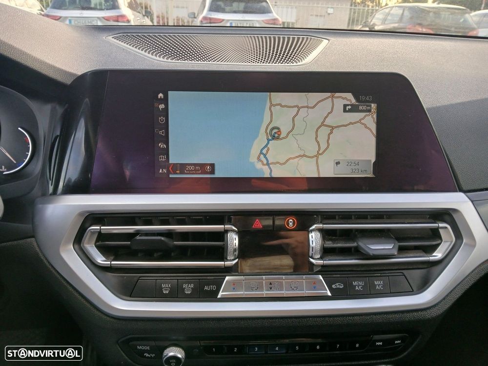 BMW 320 d Auto - 23