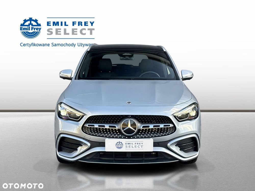 Mercedes-Benz GLA - 9