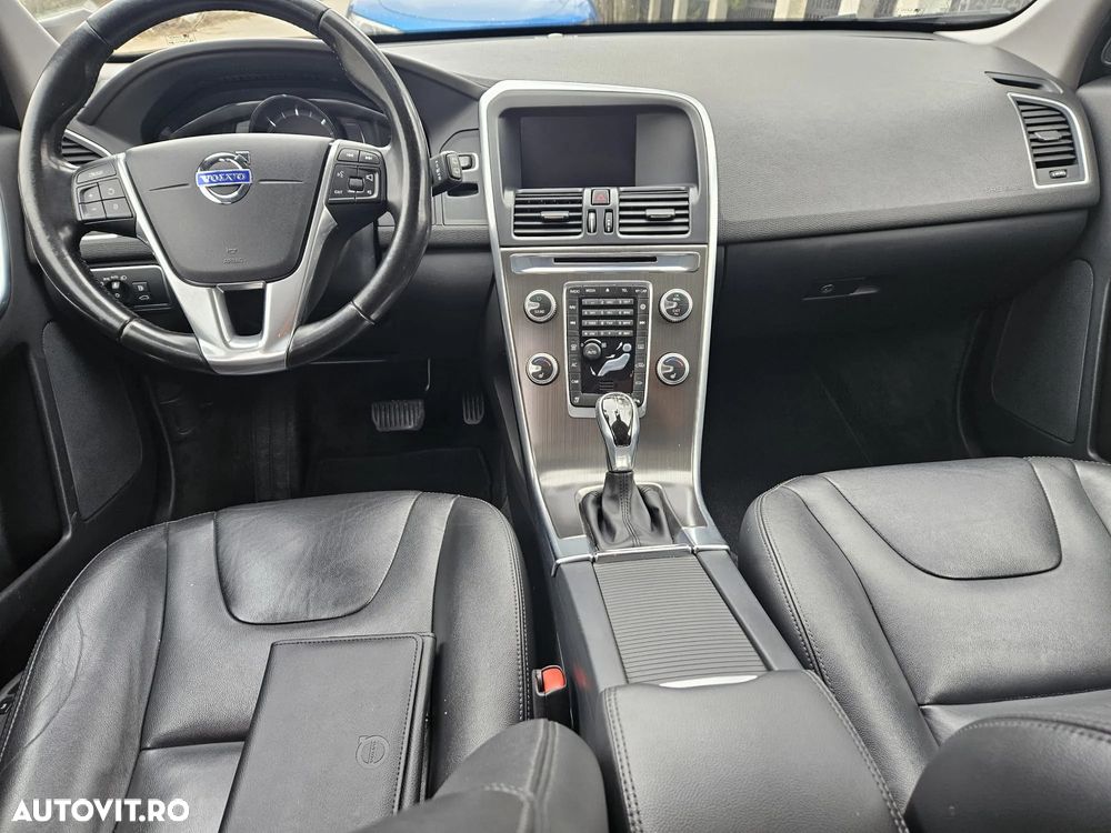 Volvo XC 60 D4 AWD Momentum - 9