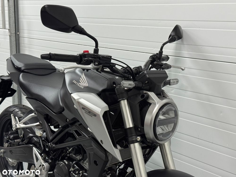 Honda CB - 12