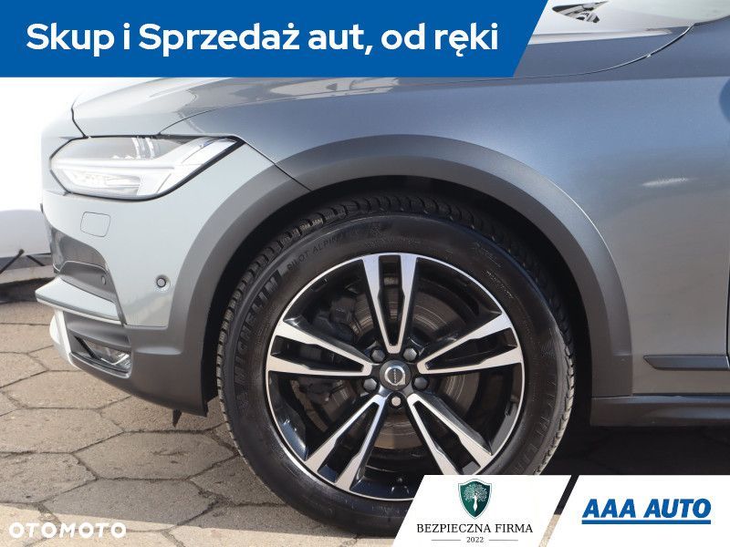 Volvo V90 Cross Country - 15
