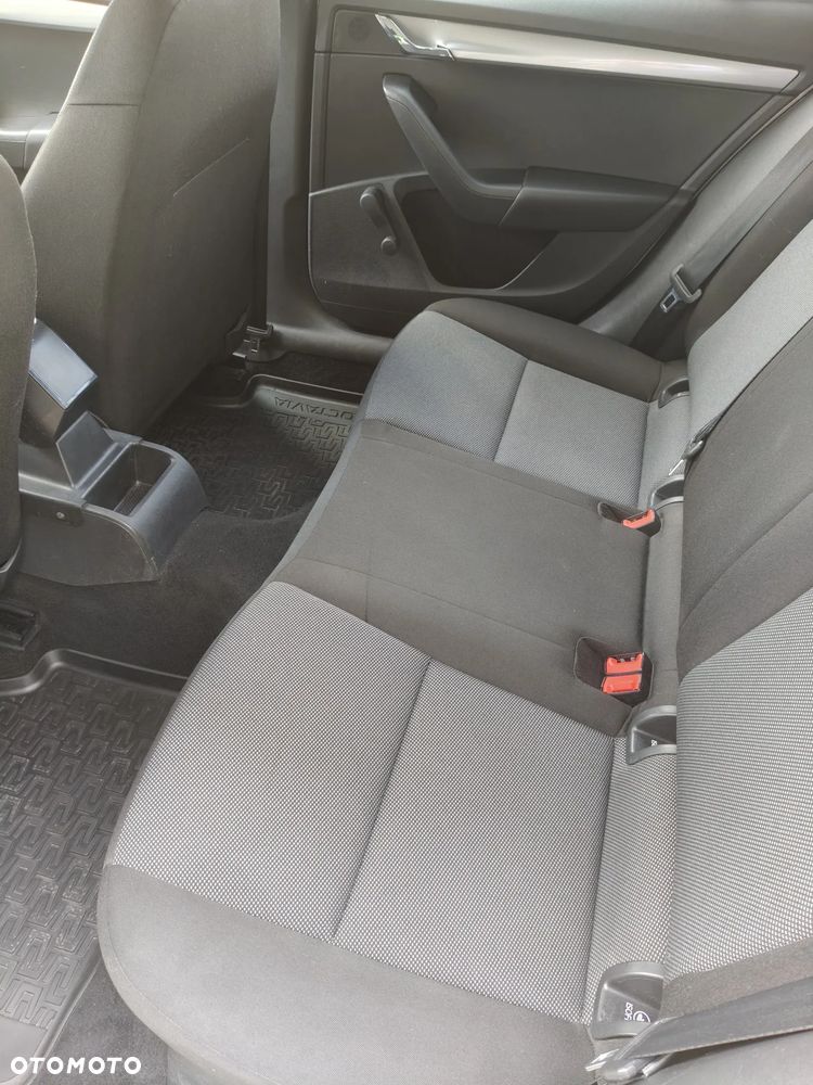 Skoda Octavia 1.6 TDI Active - 10