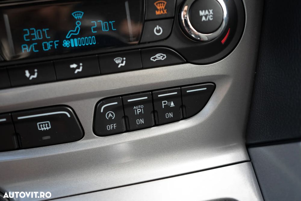 Ford Focus 1.6 TDCI DPF Champions Edition - 17