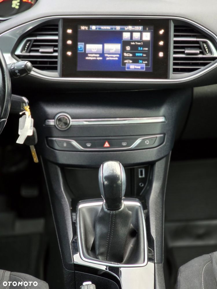 Peugeot 308 - 16