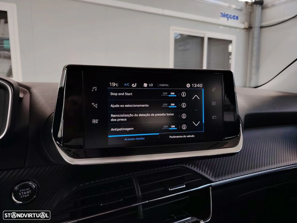 Peugeot 2008 PureTech 130 EAT8 Allure - 22