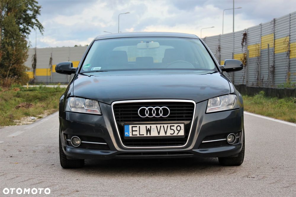 Audi A3 1.6 TDI DPF Attraction - 9