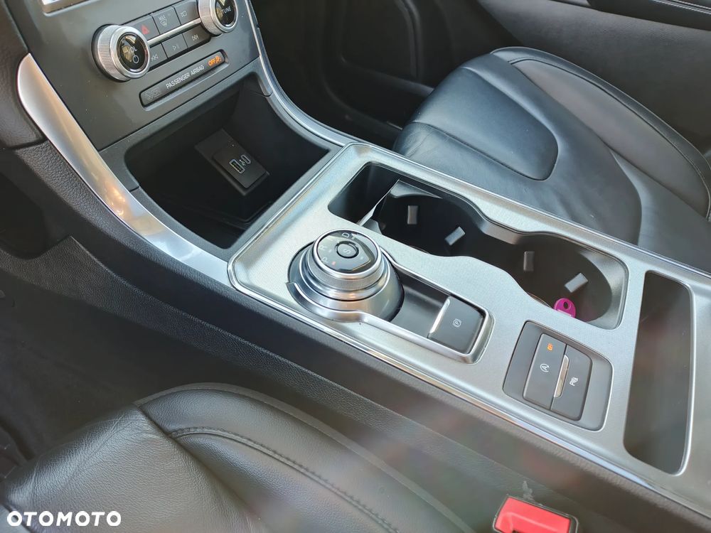 Ford Edge 2.0 EcoBlue Twin-Turbo 4WD Titanium - 14