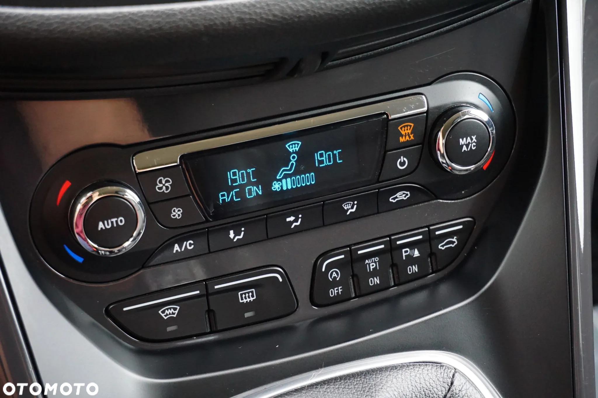 Ford Kuga 2.0 TDCi 4WD Titanium - 35