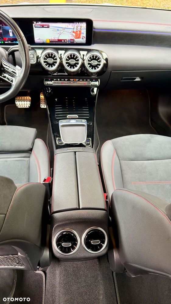 Mercedes-Benz CLA 200 AMG Line 7G-DCT - 27