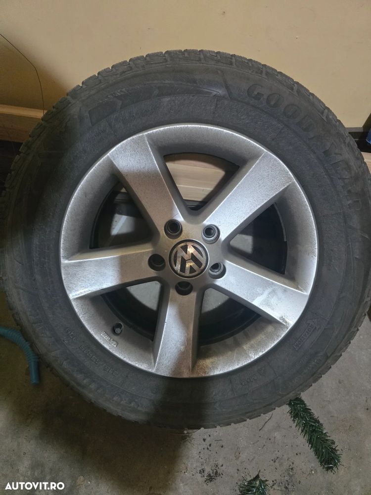 Volkswagen Tiguan - 13