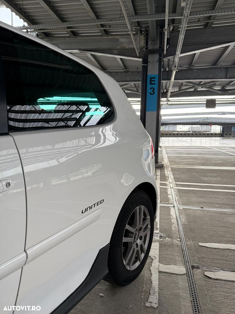 Volkswagen Golf 1.6 Trendline - 9