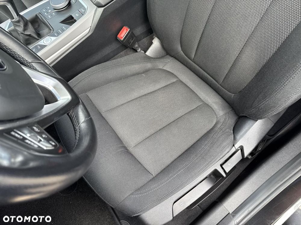 BMW Seria 3 318d Advantage - 13