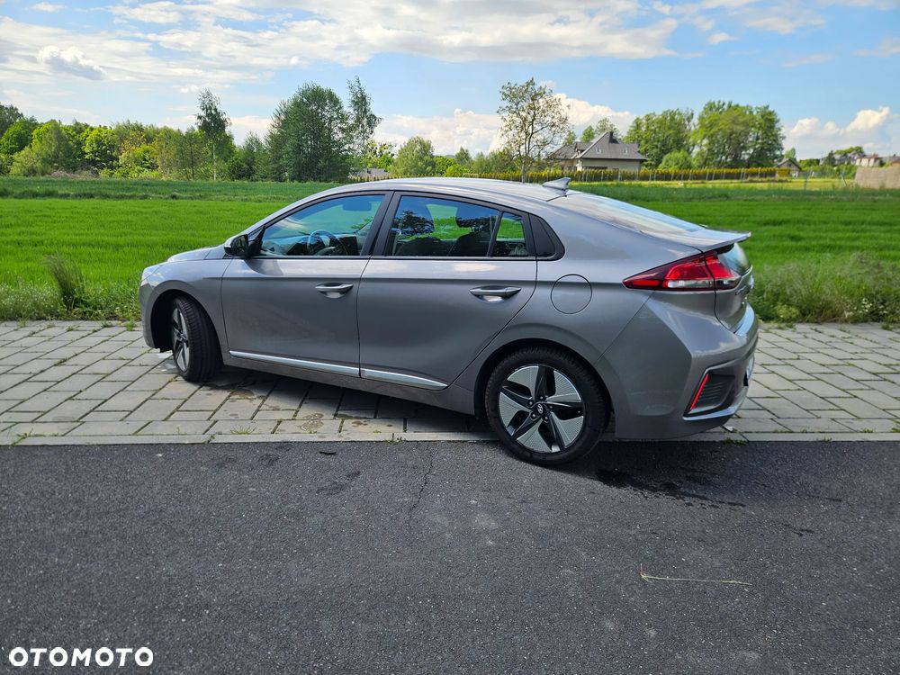 Hyundai IONIQ Hybrid Premium - 4