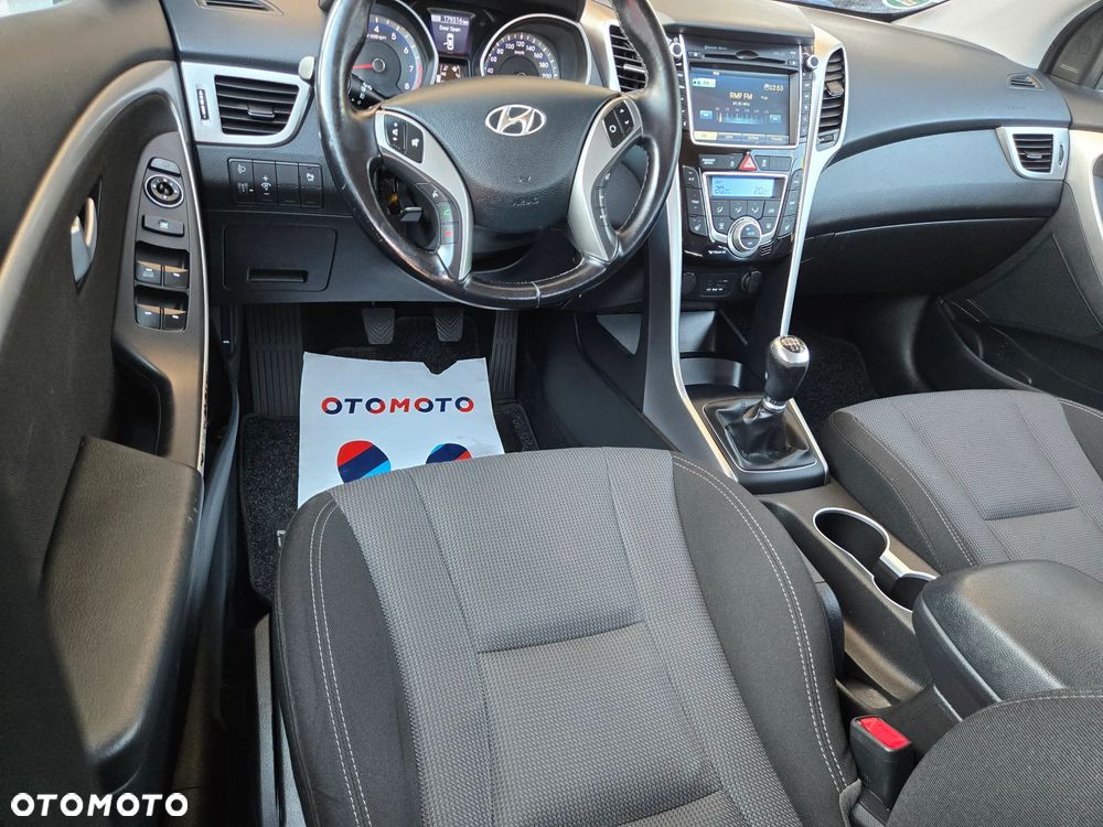 Hyundai i30 1.6 GDI Premium - 11