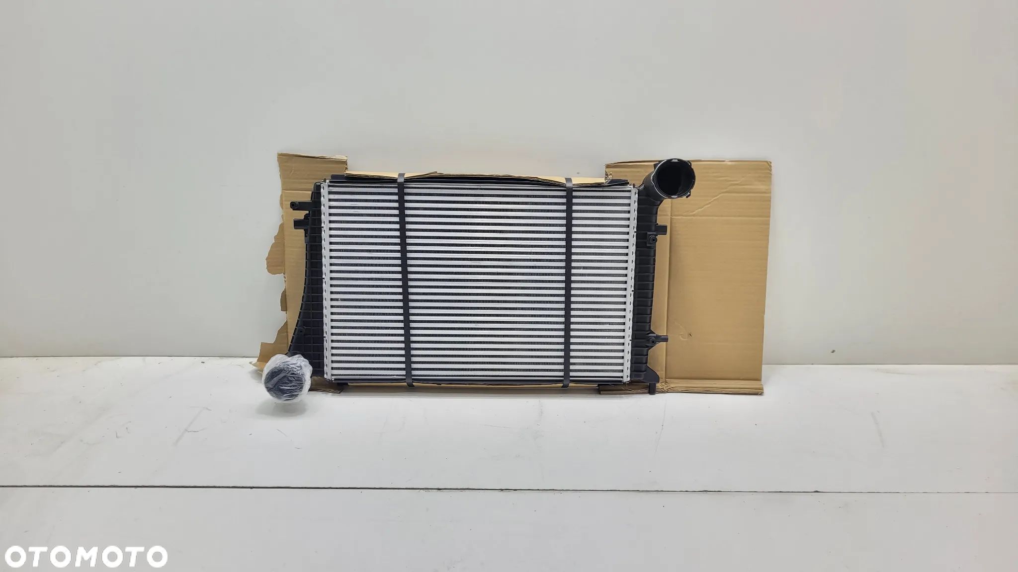 Chłodnica Intercooler VW BEETLE SKODA CADDY GOLF VI PLUS AUDI 1.9 2.0 - 1