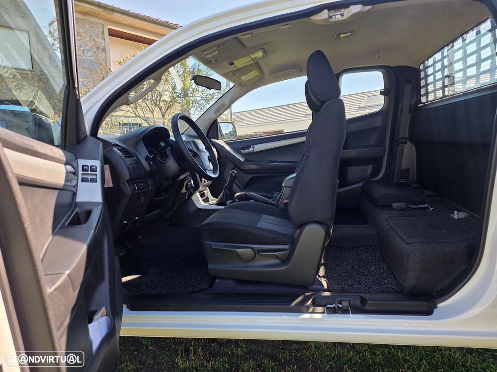 Isuzu D-Max - 9