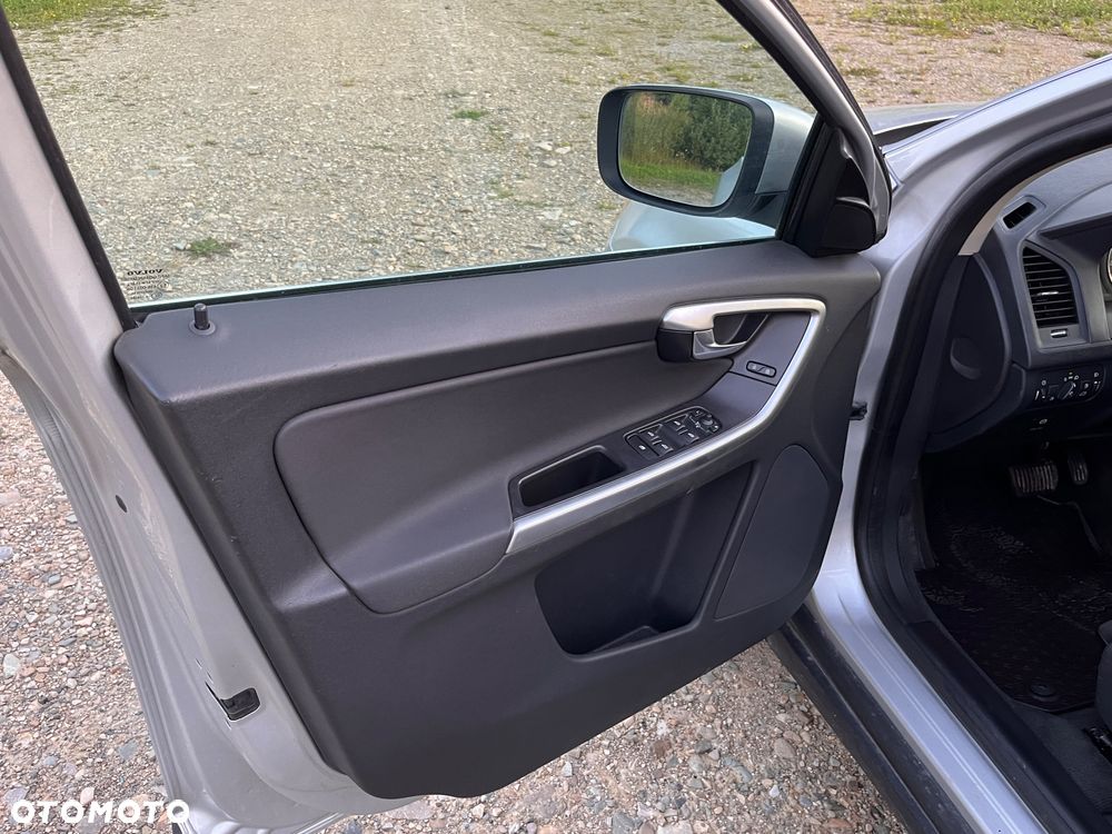 Volvo XC 60 D5 AWD Momentum - 14