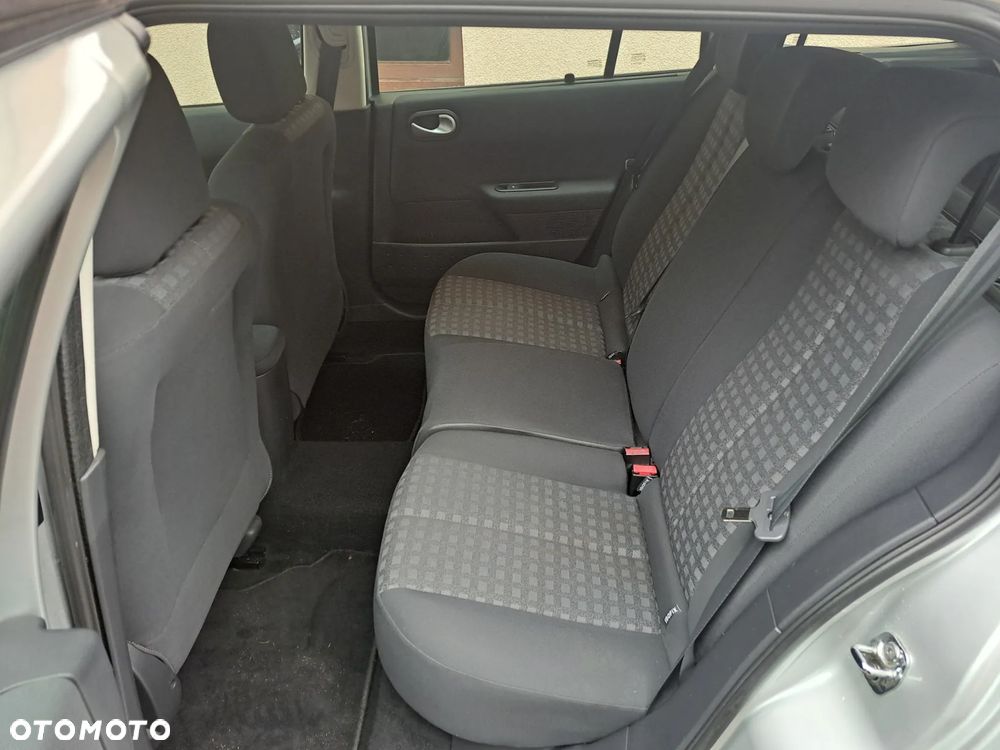 Renault Megane 1.5 dCi Authentique - 9
