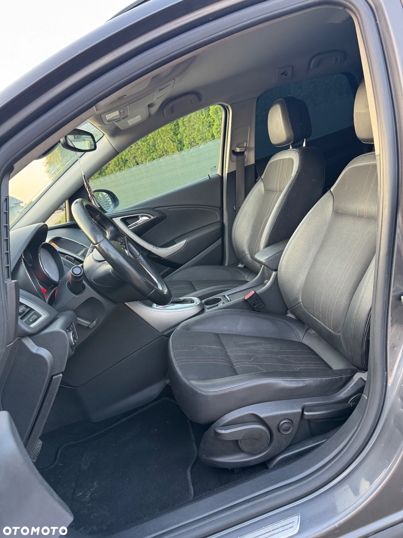Opel Astra 2.0 CDTI DPF Automatik 150 Jahre - 12