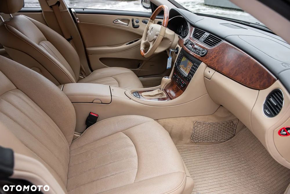 Mercedes-Benz CLS 500 - 29