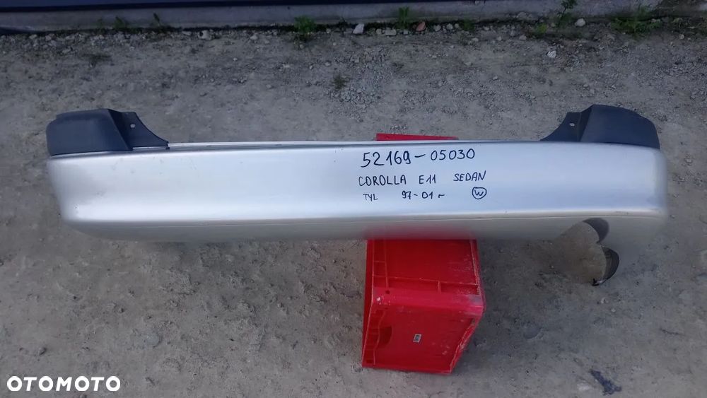 ZDERZAK TYŁ TYLNY COROLLA E11 SEDAN 97-01r 52169-05030 SREBRNY - 2