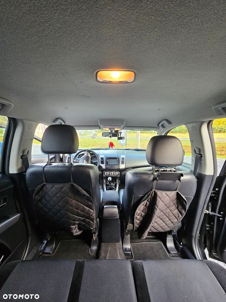 Mitsubishi Outlander 2.0 Intense + NAVI 2WD EU5 - 18