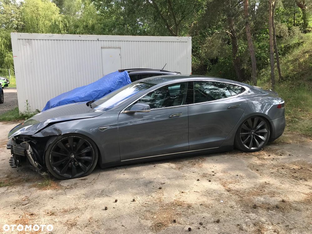 Tesla Model S Performance