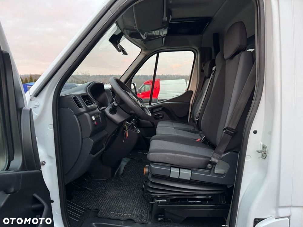 Renault Master 10 europalet z Windą - 29