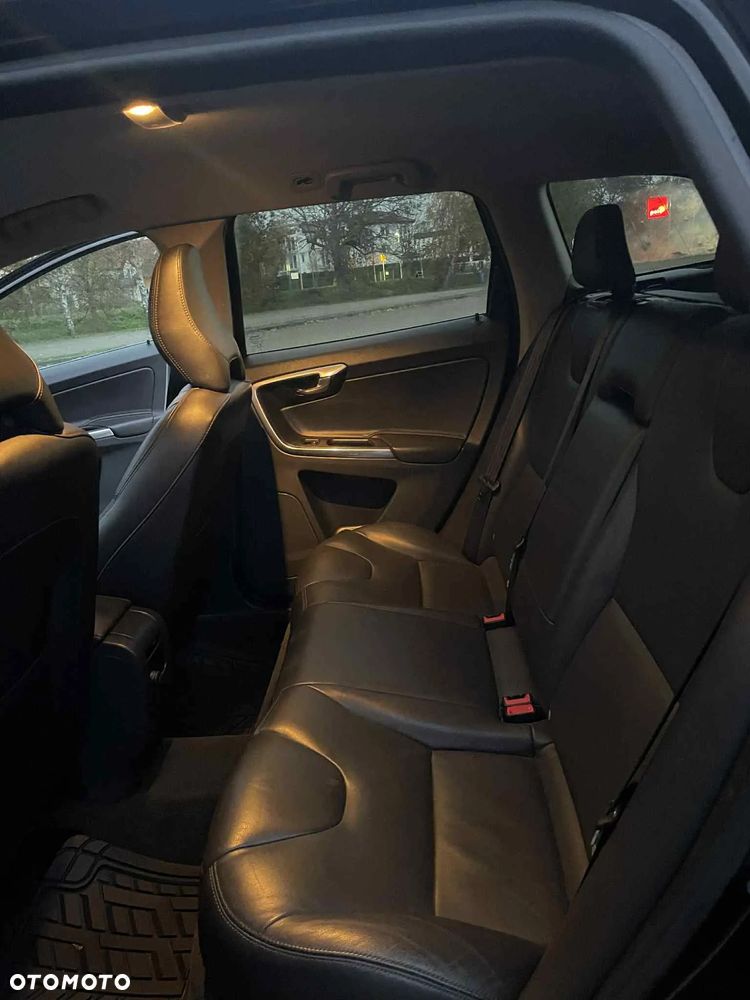 Volvo XC 60 D4 Drive-E R-Design Momentum - 8