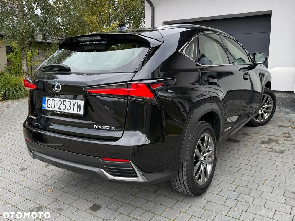 Lexus NX 300h Elegance AWD - 18