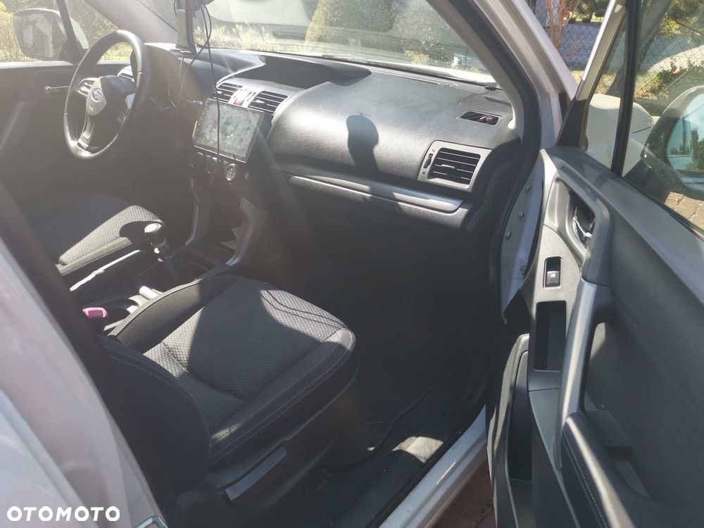 Subaru Forester 2.0D VR 000 - 11