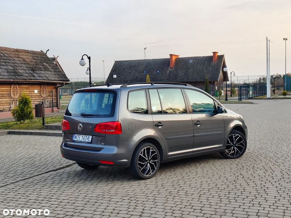 Volkswagen Touran 2.0 TDI DPF STYLE - 40