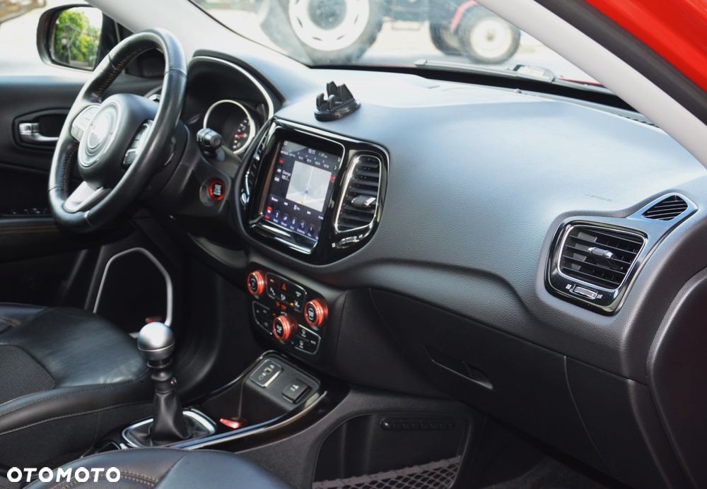 Jeep Compass - 25