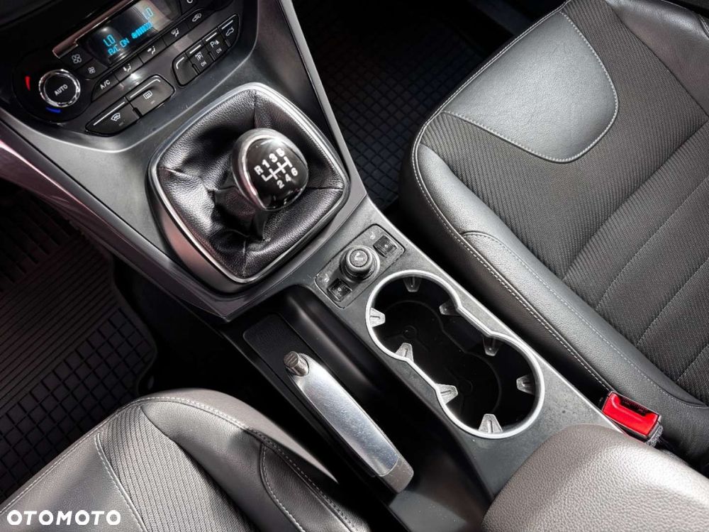 Ford Kuga - 32