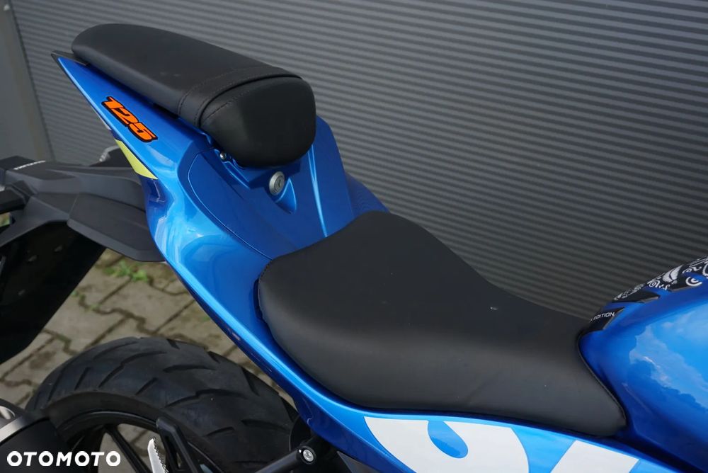 Suzuki GSX-R - 6