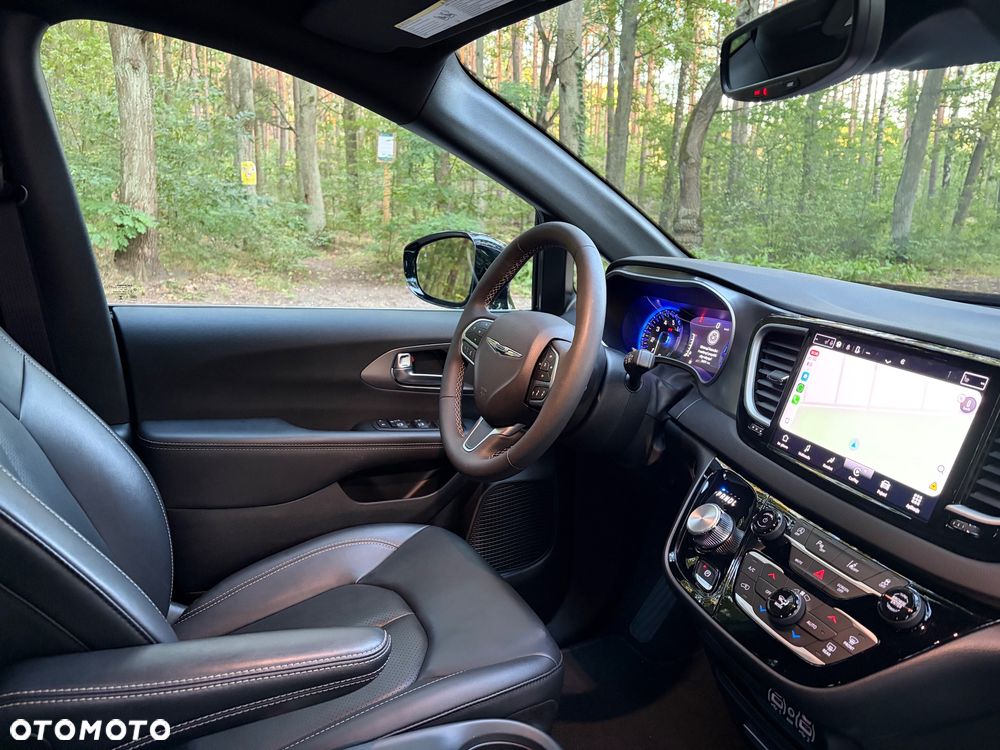 Chrysler Pacifica 2025 photo 4