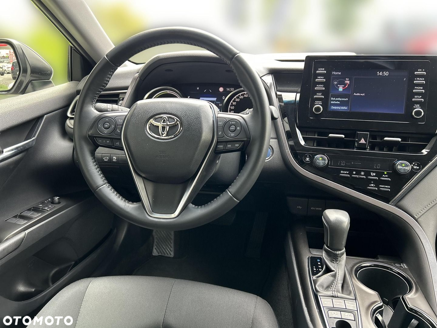 Toyota Camry - 12