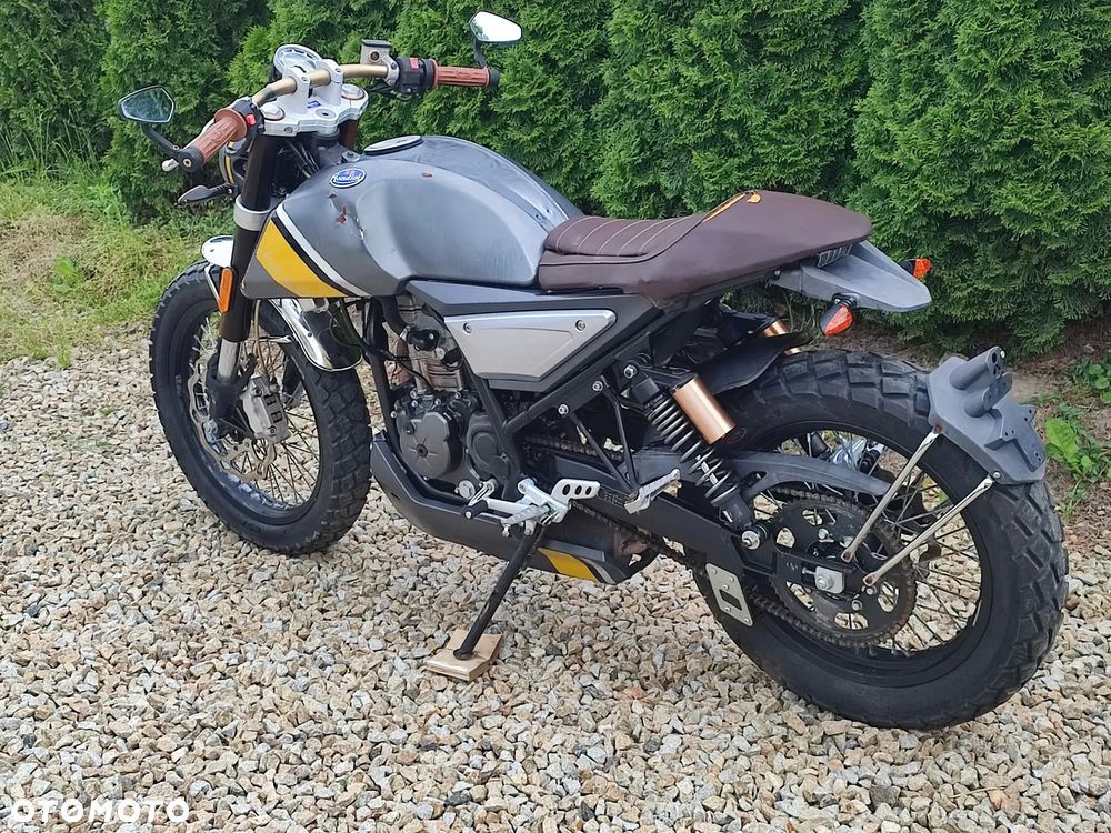 Mondial HPS 125 - 7
