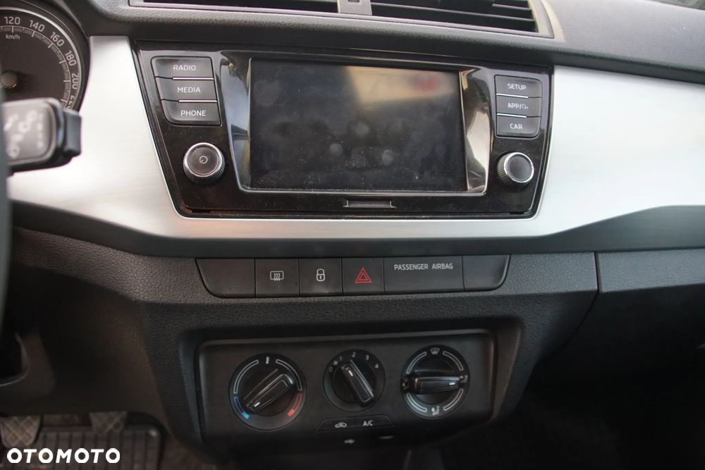 Auto na części - Skoda Fabia III Lift 1.0 TSI 95 KM DKLD QTS LS9R 2021R Silnik Skrzynia Drzwi Klapa Zderzak Błotnik Lampa Lusterko Szyba Deska Kokpit Sterownik Moduł Czujnik Licznik Wyświetlacz Kierownica Panel - 13