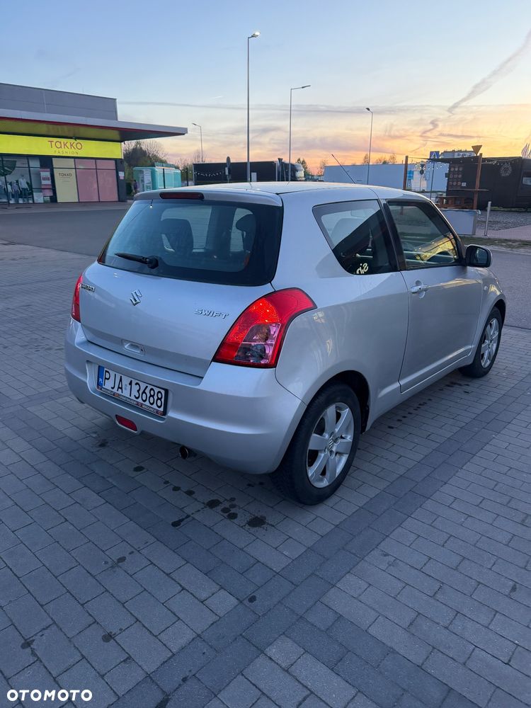 Suzuki Swift 1.3 DDiS Comfort - 6