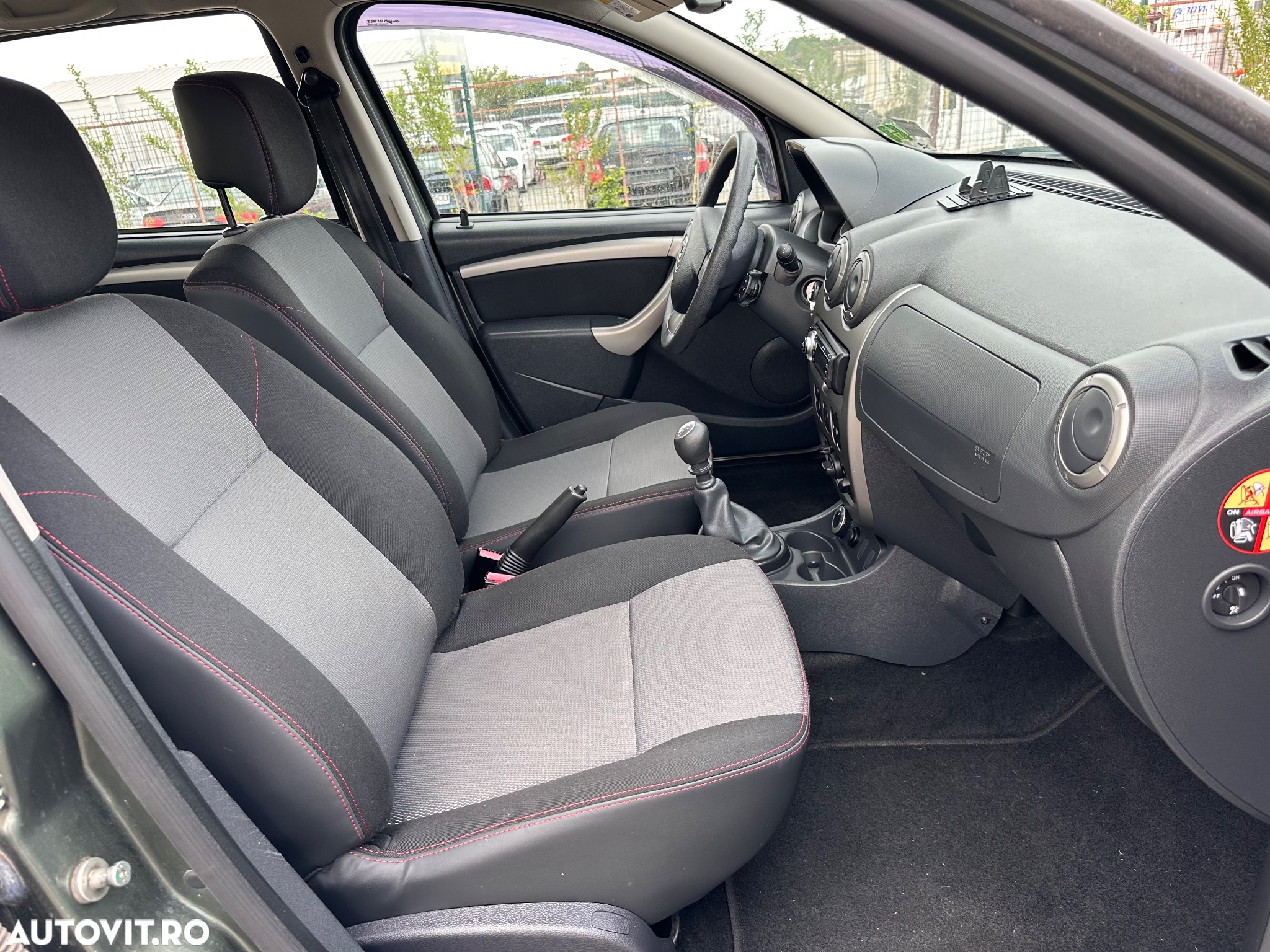 Dacia Duster 1.5 dCi 4x4 Prestige - 8