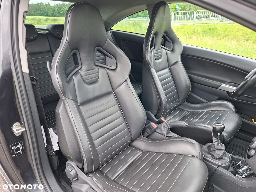 Opel Corsa 1.6 T OPC - 21