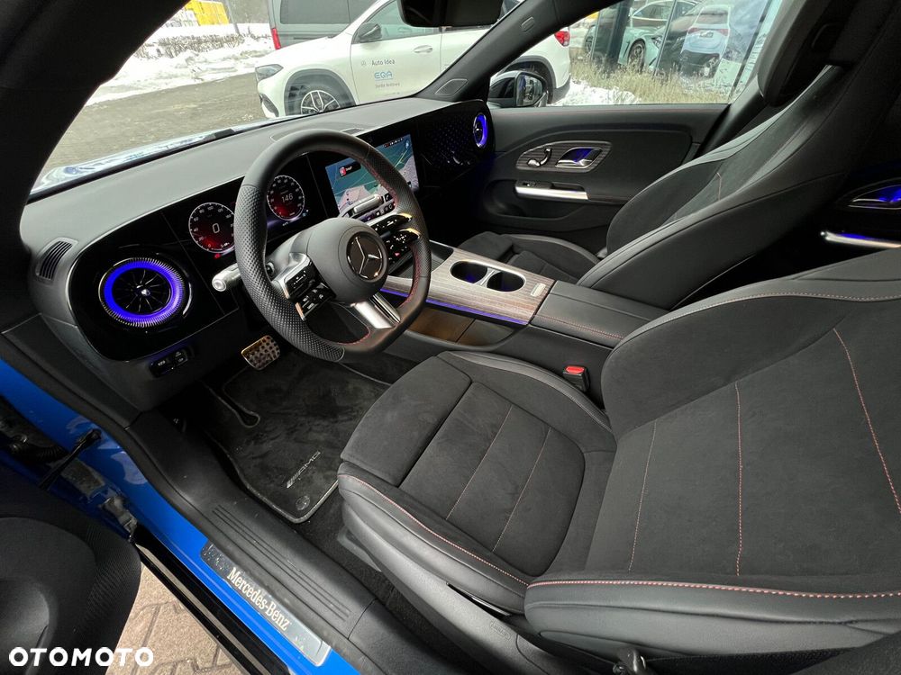Mercedes-Benz CLA - 11