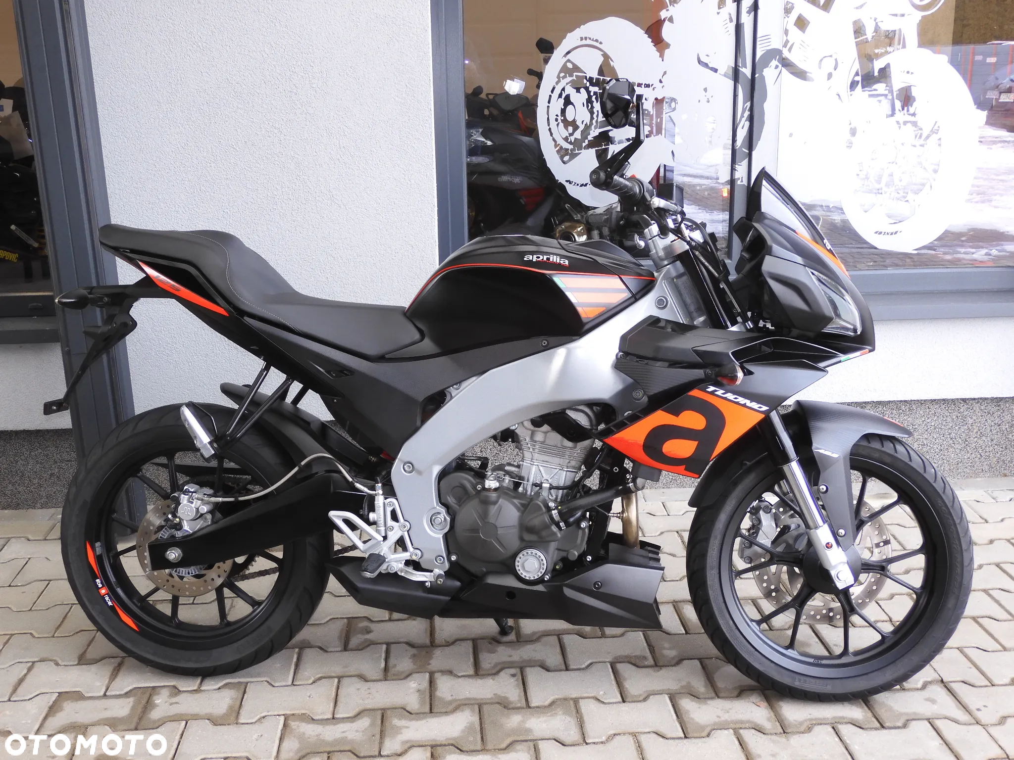 Aprilia Tuono - 7