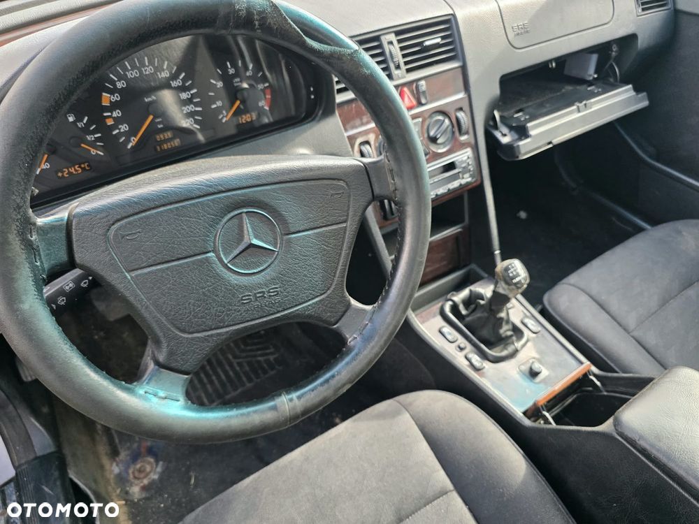 Mercedes-Benz Klasa C 200 D Classic - 19