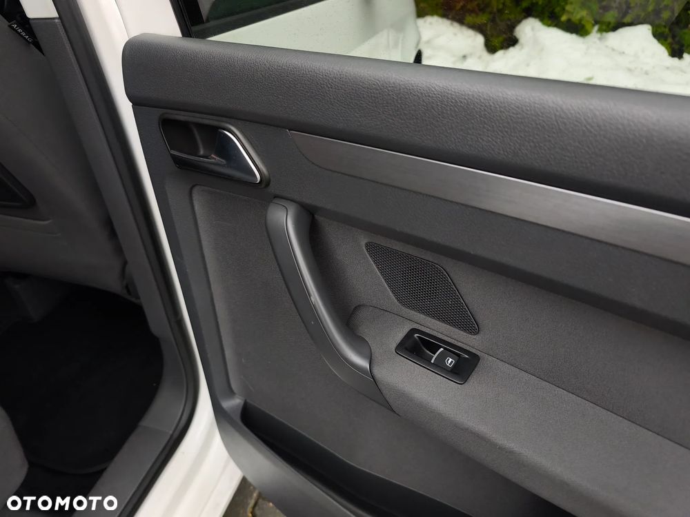 Volkswagen Touran - 19