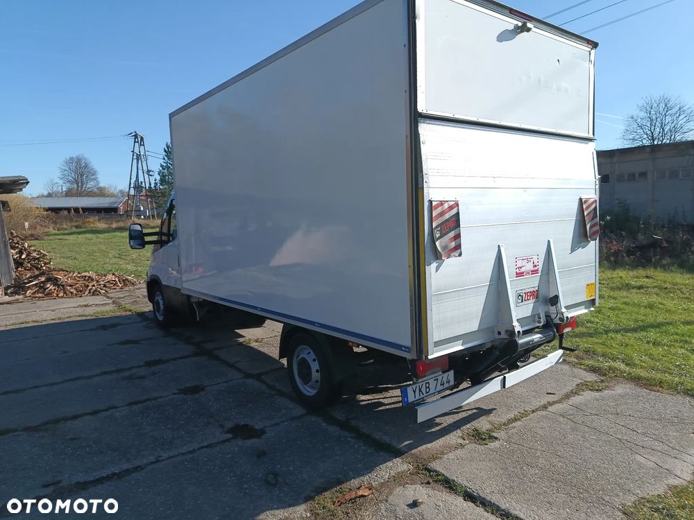 Iveco Daily KONTENER+ WINDA ZEPRO (750kg) 2.3 diesel 156 kM AUTOMAT 2017 WEBASTO, KAMERA, NAVI, GOTOWY DO PRACY! - 11