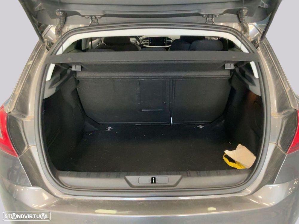 Peugeot 308 - 8